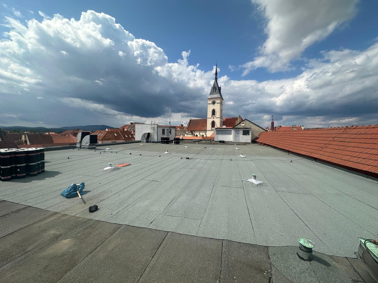 Asfaltové pásy - střešní projekt